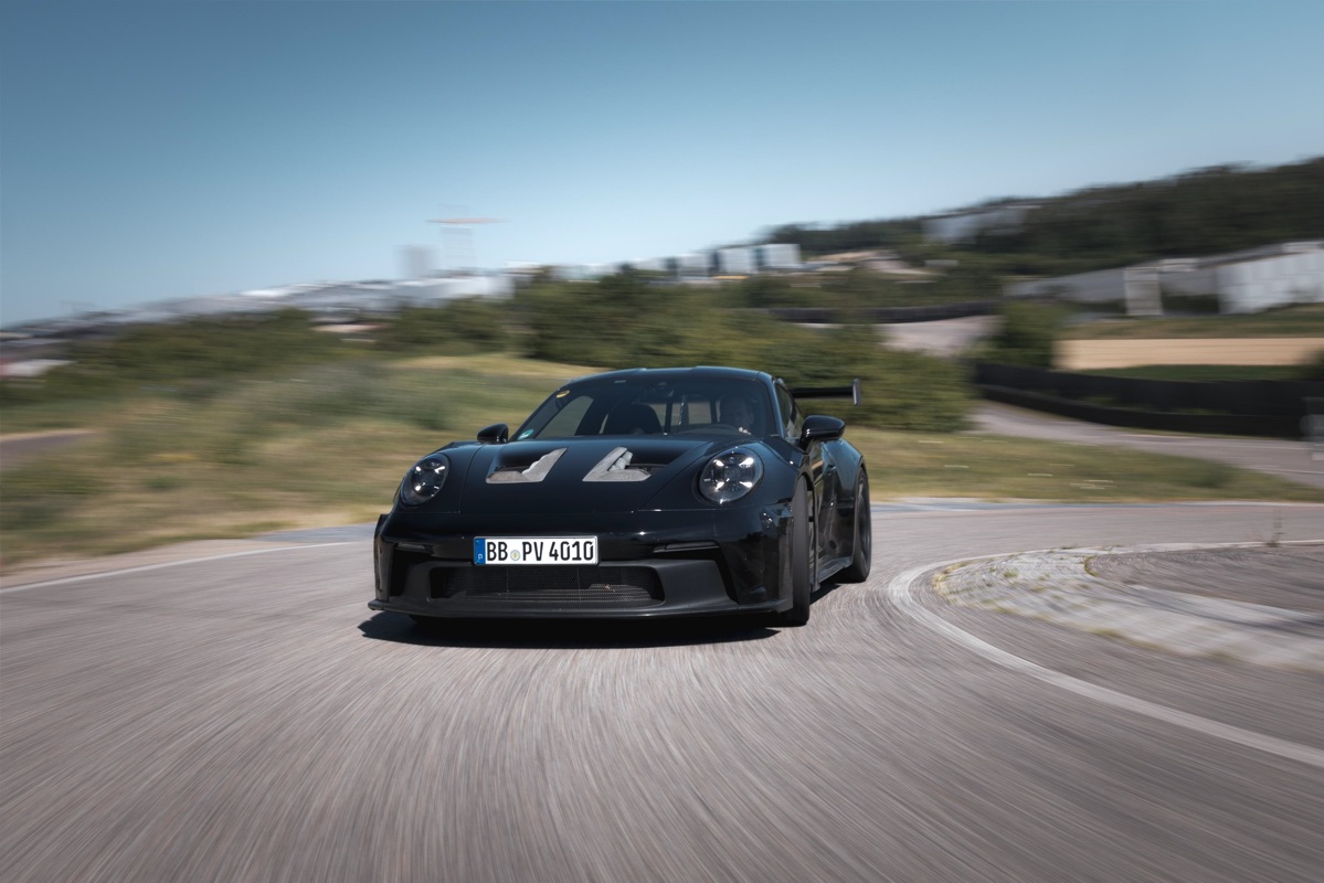 Porsche 911 GT3 RS: Όλα έτοιμα για τα αποκαλυπτήρια