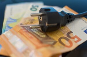 €140 εκατ. τα ληξιπρόθεσμα ρυθμιζόμενα χρέη των προμηθευτών ενέργειας