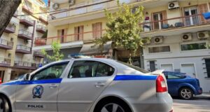 Θεσσαλονίκη: “Γέφυρα ζωής” στήθηκε το απόγευμα για ένα αγοράκι 3,5 ετών που είχε καταπιεί λουράκι ρολογιού