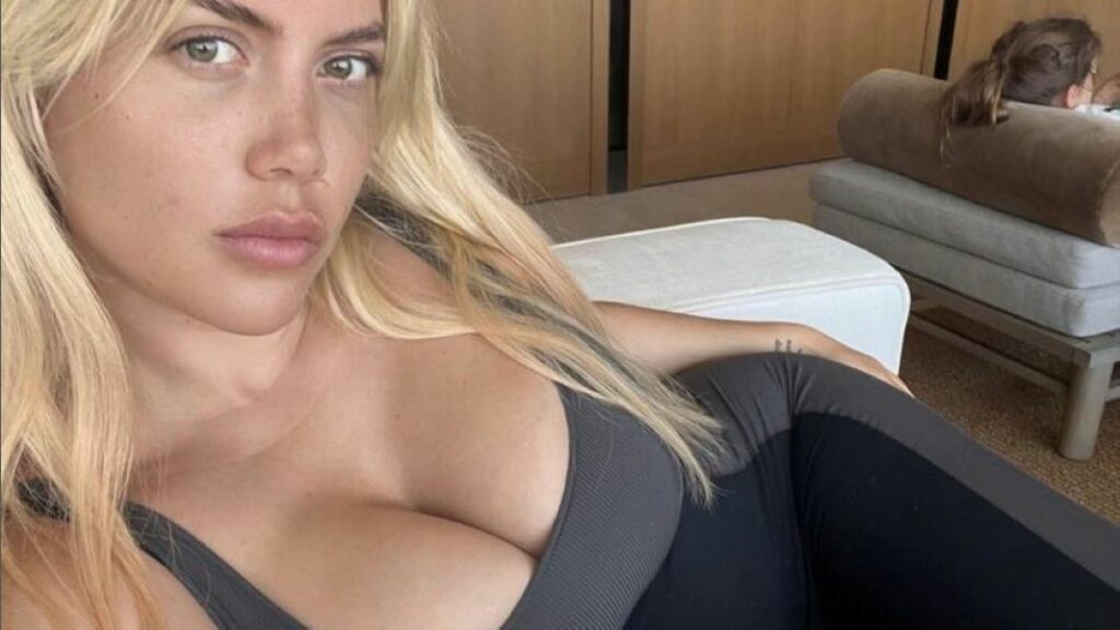 Γουάντα Νάρα: «Έριξε» το Instagram με την φωτογραφία χωρίς...σουτιέν στο αεροπλάνο
