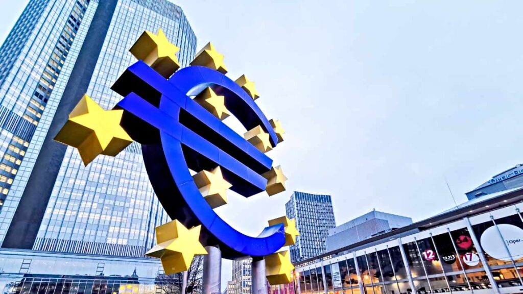 Η ΕΚΤ μηδενίζει τους τόκους των ελάχιστων αποθεματικών
