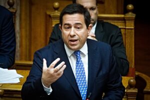 Μηταράκης: Να απαντήσει ο ΣΥΡΙΖΑ για την υπόθεση Καλογρίτσα και τις βαλίτσες με χρήματα προς το κόμμα