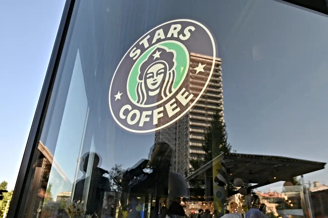 Ρωσία: Τέλος εποχής για τα Starbucks, άνοιξαν ξανά υπό νέα ιδιοκτησία και… ονομασία