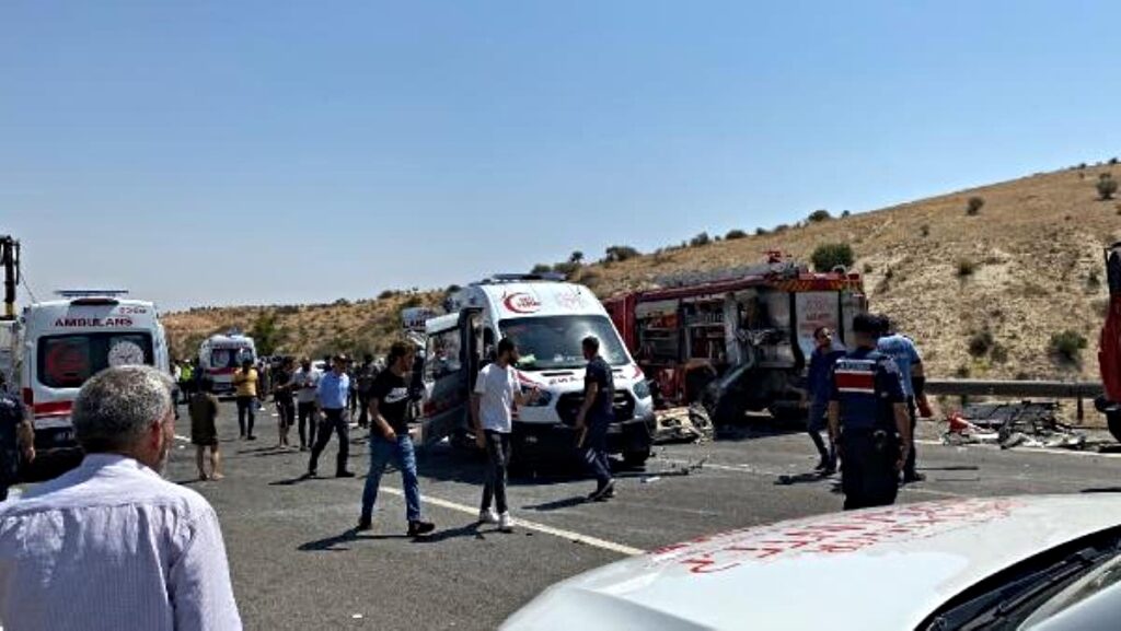 Τουρκία: Τουλάχιστον 15 νεκροί και 22 τραυματίες ύστερα από σοβαρό τροχαίο δυστύχημα στη Γκαζιαντέπ