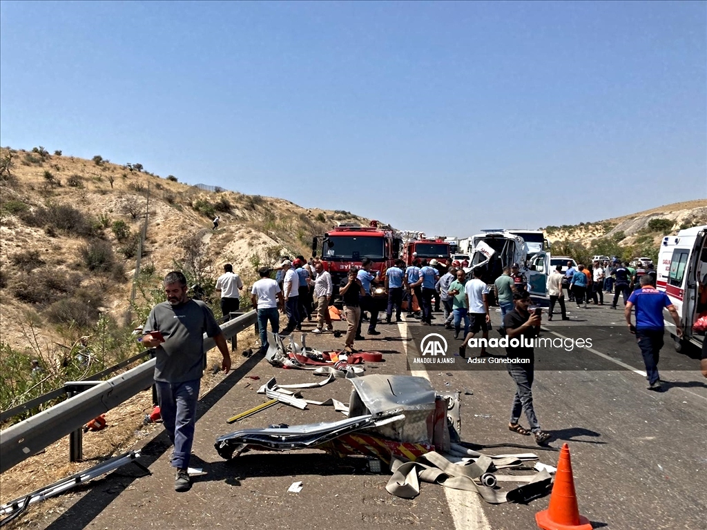 Τουρκία: Τουλάχιστον 15 νεκροί και 22 τραυματίες ύστερα από σοβαρό τροχαίο δυστύχημα στη Γκαζιαντέπ