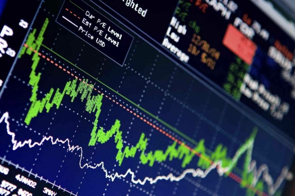 Eurobank Equities: Αγοράστε επιλεγμένες μετοχές - Προτίμηση σε ΟΠΑΠ, Motor Oil, Mytilineos και διυλιστήρια
