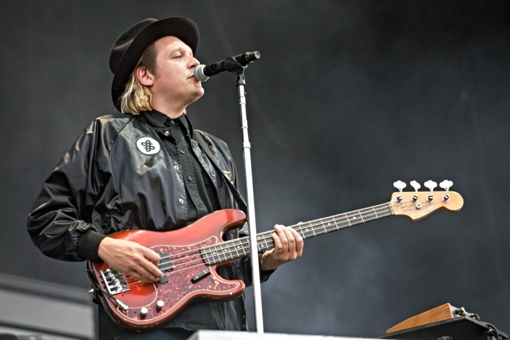 Ο Γουίν Μπάτλερ των Arcade Fire κατηγορείται για σεξουαλική παρενόχληση από τέσσερα άτομα