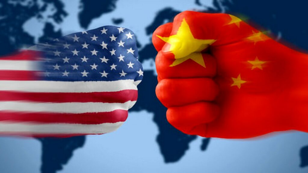Από τον εμπορικό πόλεμο στην οικονομική «αποσύνδεση» των ΗΠΑ από την Κίνα;