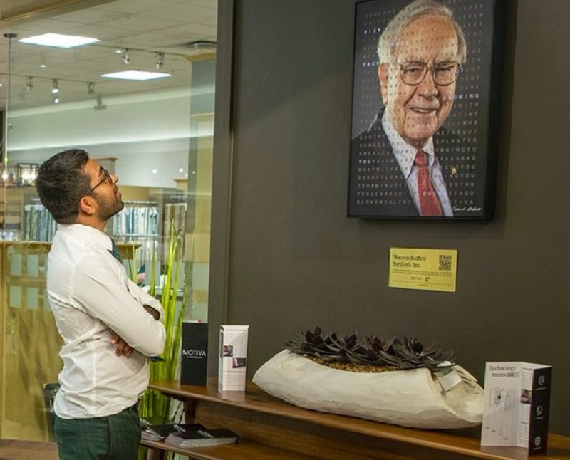 Πορτρέτο μαζί με αυτόγραφο του Warren Buffett πουλήθηκε στο eBay για $75.100