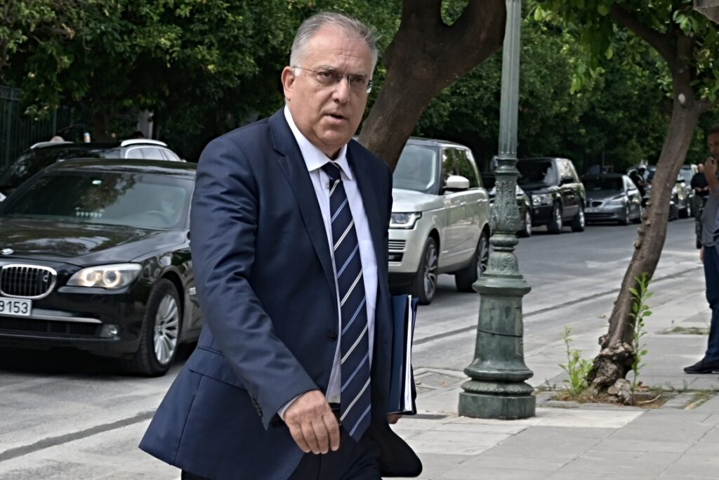 Θεοδωρικάκος: Άλλοι 600 ειδικοί φρουροί στα ΑΤ της Αττικής από 20 Ιανουαρίου