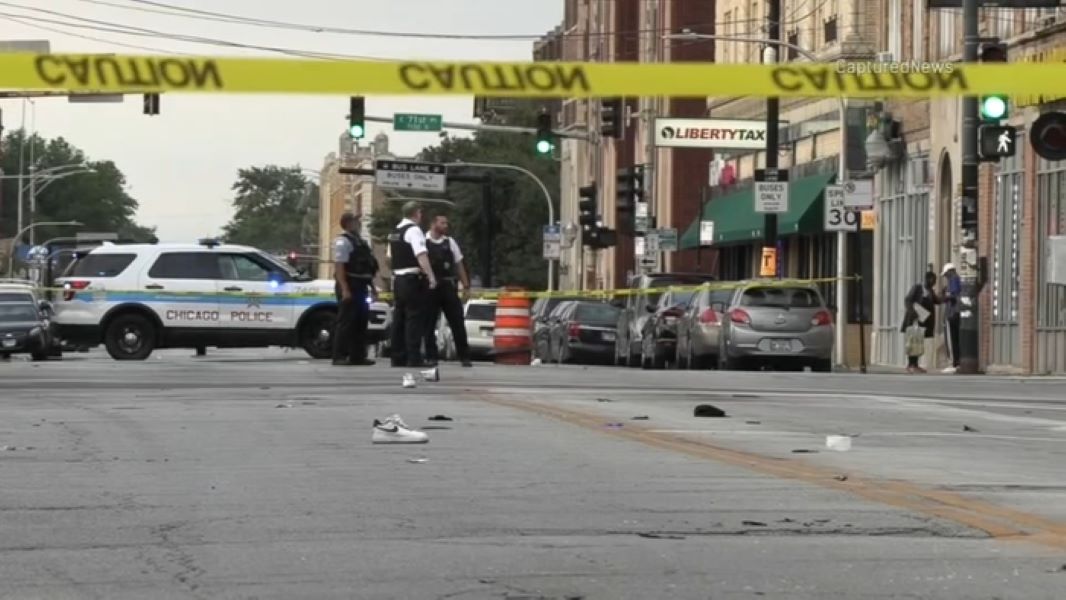 Σικάγο: Αυτοκίνητο «γκάζωσε» και σκότωσε τρεις ανθρώπους - Δείτε βίντεο (ΠΡΟΣΟΧΗ, ΣΚΛΗΡΕΣ ΕΙΚΟΝΕΣ)