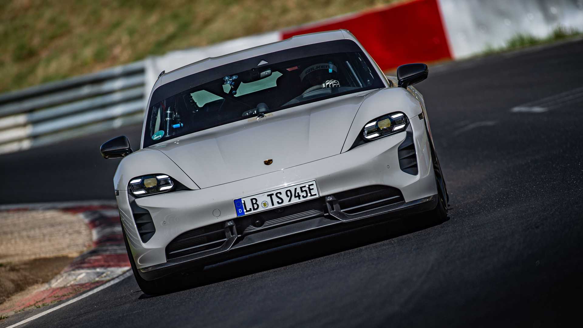 Porsche Taycan Turbo S: Νέο ρεκόρ στο Νίρμπουργκρινγκ