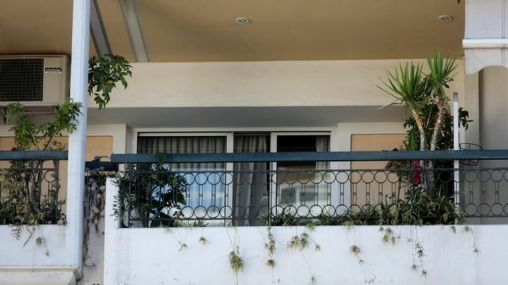 Από φυσικά αίτια ο θάνατος των ηλικιωμένων στην Κυψέλη - Η 90χρονη έμεινε αβοήθητη στο σπίτι για 7 μέρες