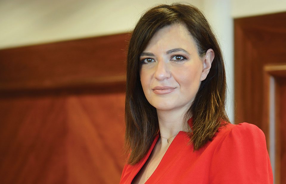 Και επίσημα στο τιμόνι της Attica Bank η Ελένη Βρεττού - Η επόμενη μέρα της τράπεζας