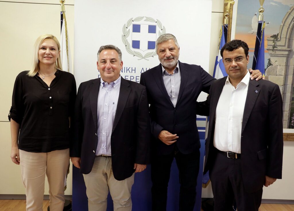 Ξεκινούν οι εργασίες αποκατάστασης του παραδοσιακού λιθόστρωτου στο λιμάνι της Ύδρας
