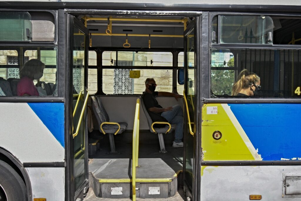 Τα φθηνά εισιτήρια στις συγκοινωνίες εντάσσονται στο πακέτο του Κυριάκου Μητσοτάκη εν όψει της ΔΕΘ