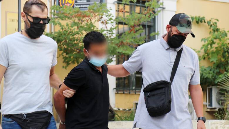 Κυψέλη: «Ζήτησα μαχαίρι που να κόβει κρέας, τρελάθηκα και την μαχαίρωσα», είπε ο δολοφόνος της 36χρονης