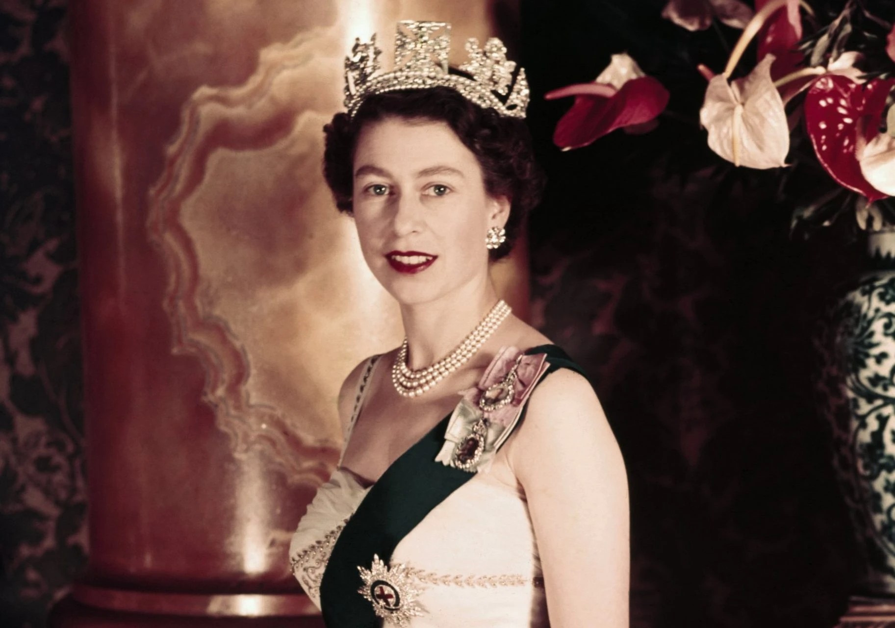 Πέθανε η Βασίλισσα Ελισάβετ- Το παλάτι θρηνεί για την μακροβιότερη μονάρχη της ιστορίας-Βασιλιάς της Μεγάλης Βρετανίας ο Κάρολος