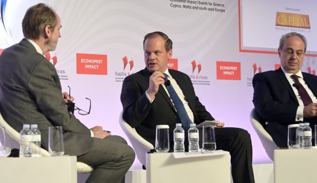 Economist - Κ. Αχ. Καραμανλής: Η κυβέρνηση έχει σχέδιο για να κάνει την Ελλάδα κόμβο υποδομών και μεταφορών