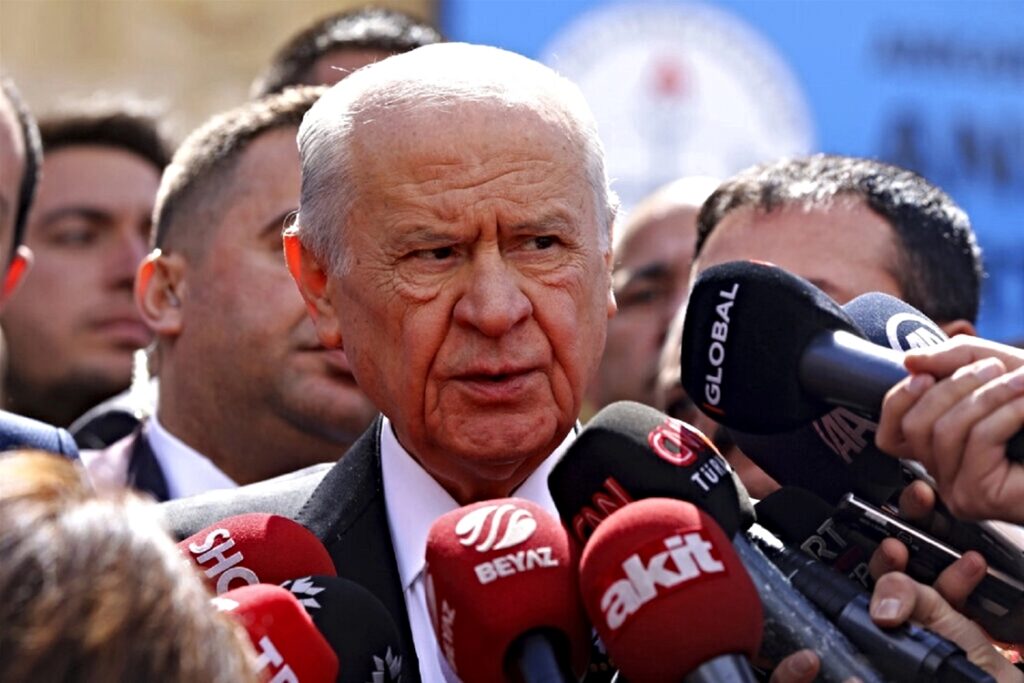 Νέο παραλήρημα Μπαχτσελί: «Αν οι Έλληνες επιθυμούν και πάλι να πέσουν στη θάλασσα, ας μας το πουν»
