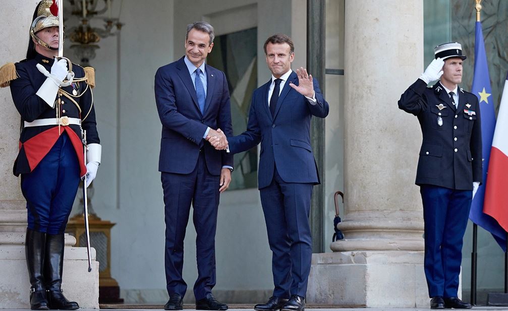 220913083041_mitsotakis-makron