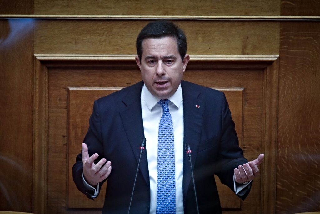 Νότης Μηταράκης.