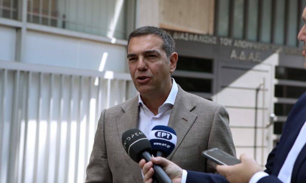 Τσίπρας: Ο κ. Μητσοτάκης μπλοκάρει τη σύγκληση της Θεσμών και Διαφάνειας γιατί φοβάται τους βουλευτές της ΝΔ