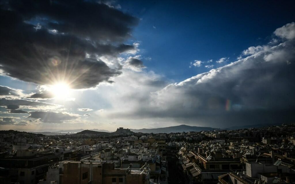 Καιρός: Υψηλές θερμοκρασίες αύριο-Βροχές και καταιγίδες θα σημειωθούν από το μεσημέρι στη Μακεδονία