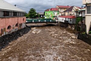 Συναγερμός στο Πουέρτο Ρίκο: Η καταιγίδα «Φιόνα» ενισχύθηκε σε κυκλώνα και απειλεί τα παράλια
