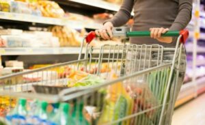 ΙΕΛΚΑ: Οι καταναλωτές μειώνουν τις δαπάνες και αλλάζουν διατροφικές συνήθειες