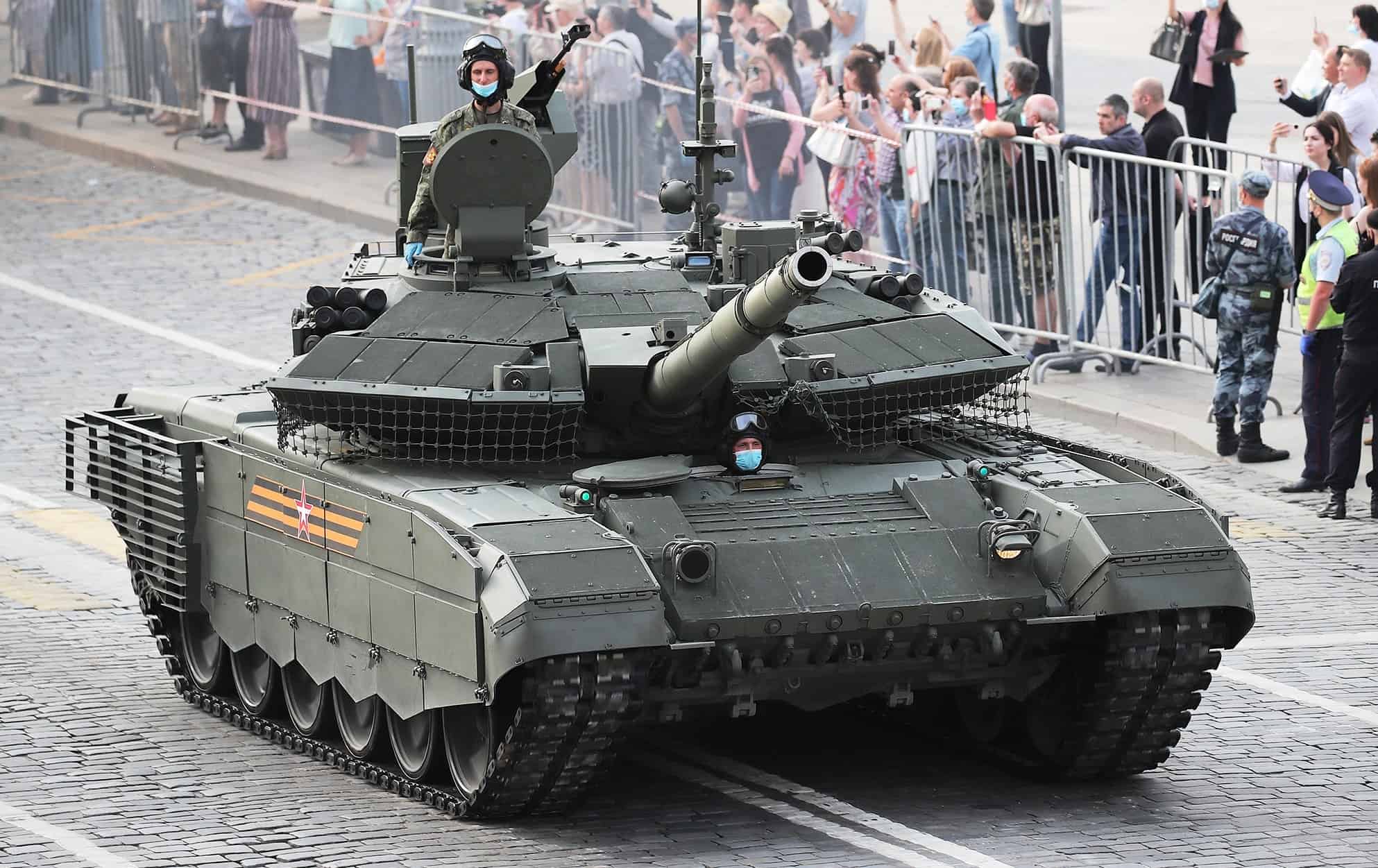 Οι ουκρανικές δυνάμεις κατέσχεσαν εκατοντάδες άρματα μάχης που άφησε πίσω ο ρωσικός στρατός