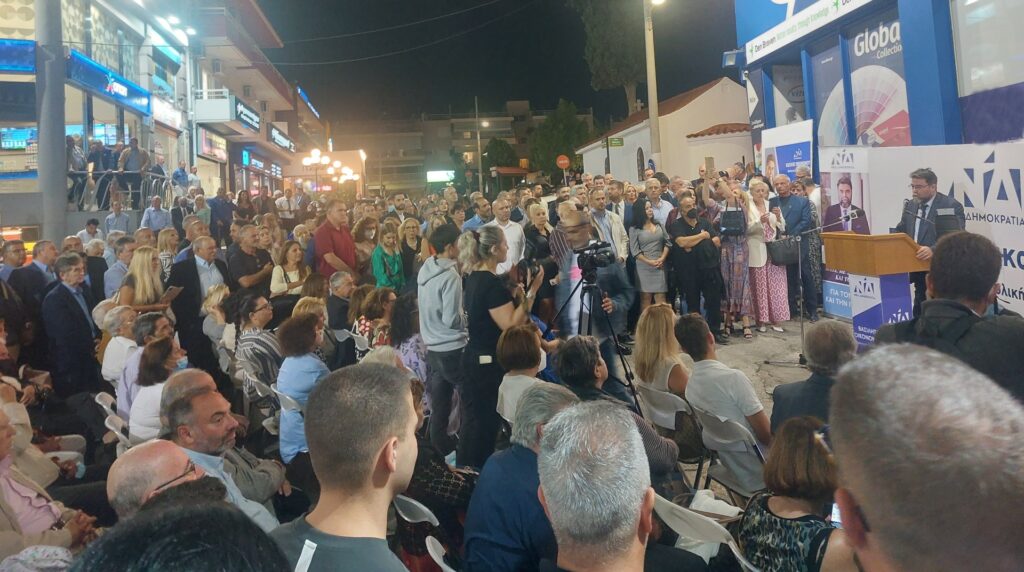 ασίλης Οικονόμου: Εντυπωσιακά εγκαίνια στο πολιτικό γραφείο της Βάρης