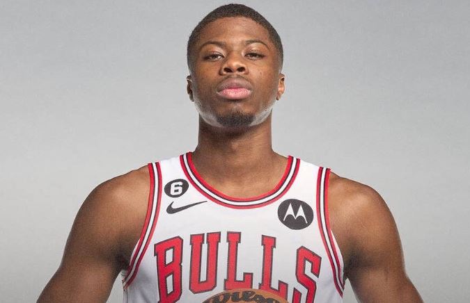 220928105409_kostas-antetokounmpo