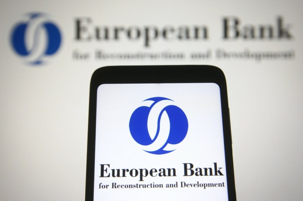 EBRD: Aνάπτυξη 2,4% το 2024 και 2,6% το 2025 για την ελληνική οικονομία