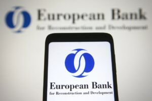 EBRD: "Ρίχνει" περίπου €1,5 δισ. ετησίως στην Ουκρανία τα επόμενα δυο χρόνια