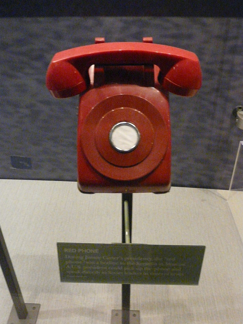 ΗΠΑ-Ρωσία: Το «κόκκινο τηλέφωνο» χτύπησε...ξανά