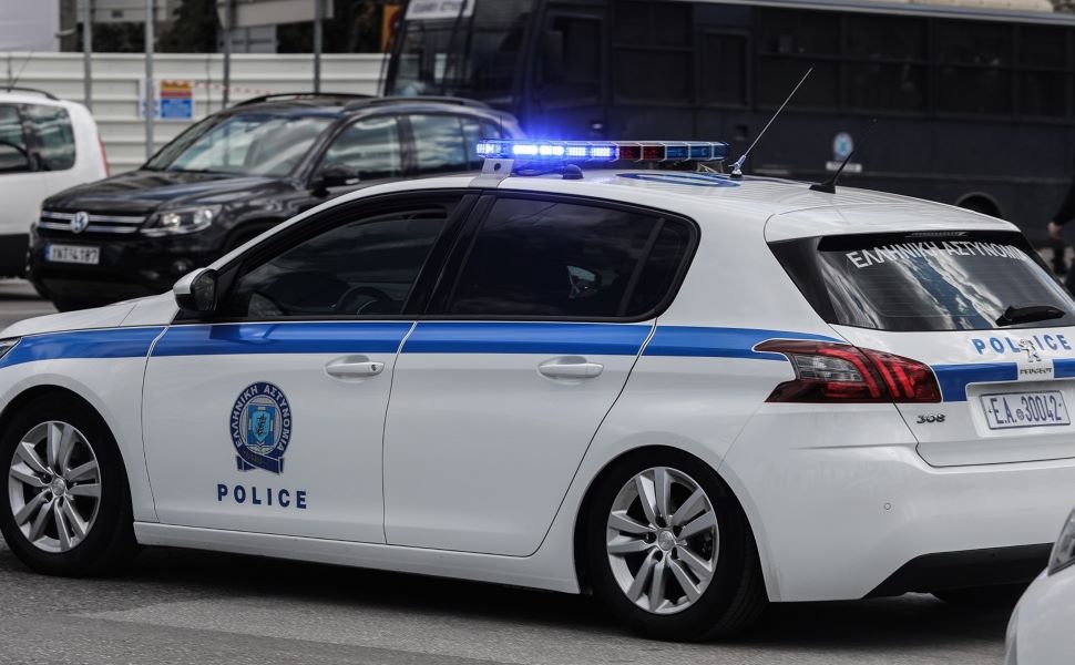 Ληστεία «θρίλερ» στη Γλυφάδα: Άρπαξαν κοσμήματα αξίας €1 εκατ. από το σπίτι 55χρονης - Απειλούσαν ότι θα την σκοτώσουν
