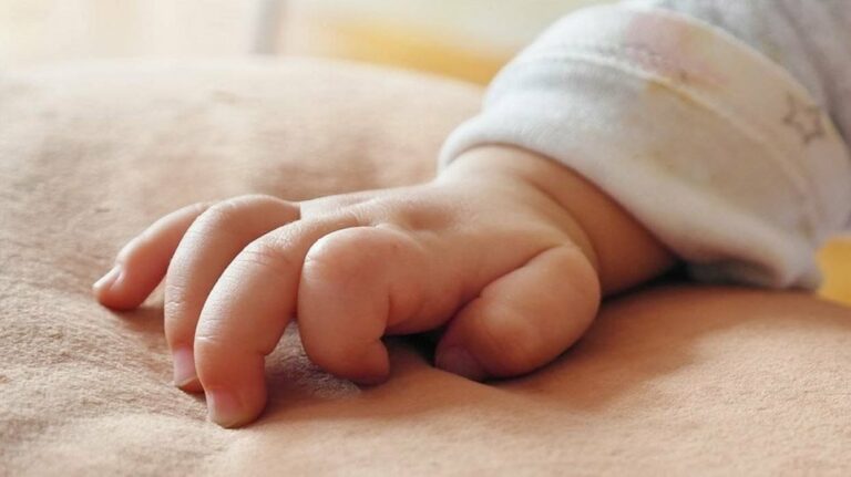 Βρετανία: Άνδρας έδωσε σε μωρό δύο μηνών κοκαΐνη - Πώς το κατάλαβε η μητέρα
