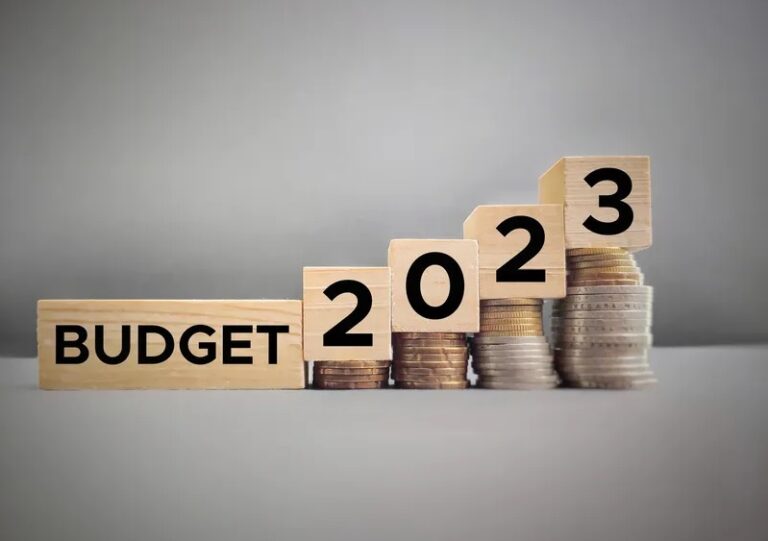 Προϋπολογισμός: Πρωτογενές πλεόνασμα 2,44 δισ. ευρώ στο 4μηνο