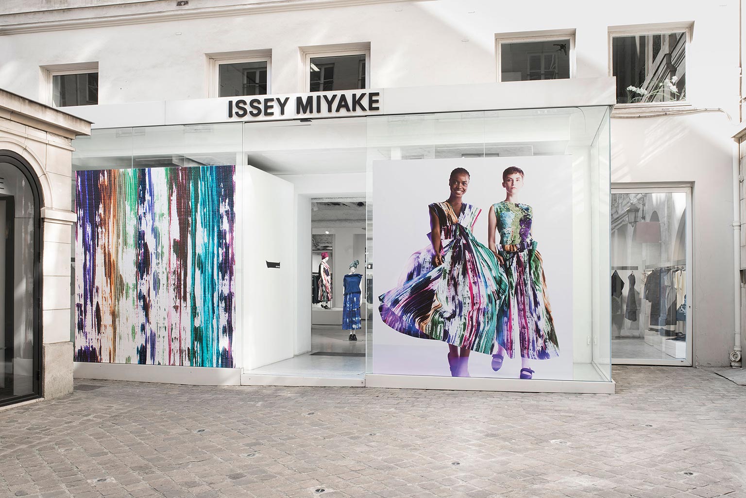 Φόρος τιμής στον Issey Miyake στην Εβδομάδα Μόδας στο Παρίσι