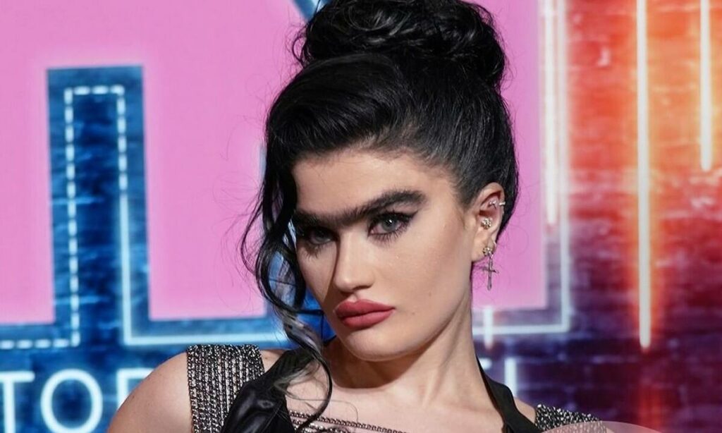 GNTM: Η Σοφία Χατζηπαντελή, το φίδι και η σούπερ σέξι νέα κριτής του ριάλιτι