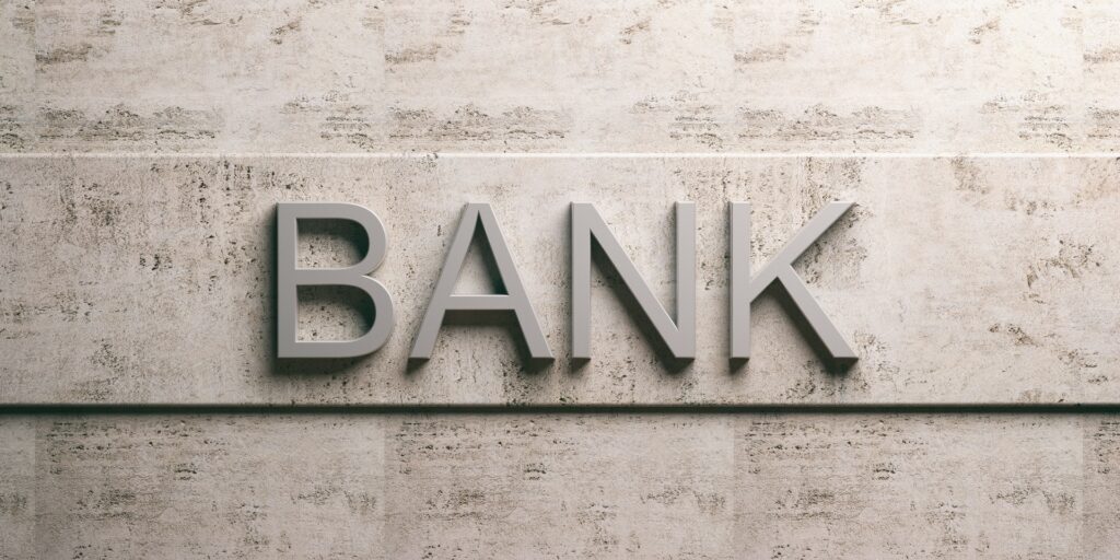 Αποκάλυψη βόμβα: Συστημική τράπεζα αλλάζει χέρια; Ο ένας από τους 3 μεγαλύτερους μετόχους έκανε πρόταση στους άλλους 2 να αγοράσει τα ποσοστά τους και να ελέγξει συνολικά το 33% των μετοχών και το μάνατζμεντ!