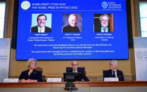 Με το Νόμπελ Φυσικής 2022 τιμήθηκαν οι Ασπέ, Κλάουζερ και Τσάιλινγκερ