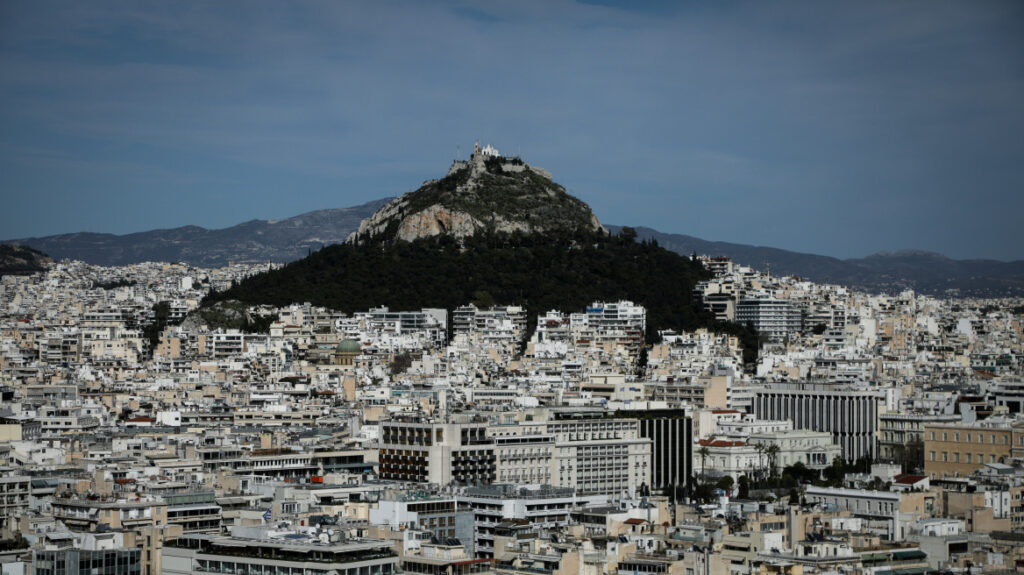 Spitogatos: Σταθερή άνοδος στις τιμές πώλησης και ενοικίασης ακινήτων το 2022