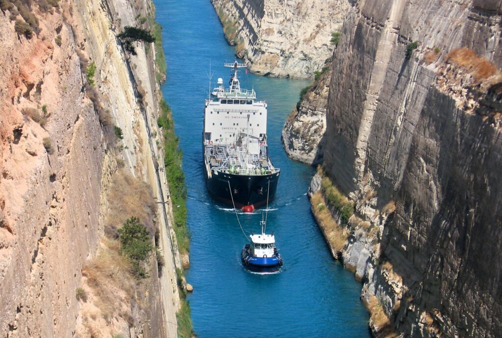 Διώρυγα Κορίνθου: Γιατί θα παραμείνει κλειστή μέχρι τo επόμενο καλοκαίρι
