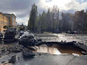 Πόλεμος στην Ουκρανία: Ισχυρές εκρήξεις στο Κίεβο, 8 νεκροί- Άρχισαν τα αντίποινα Πούτιν