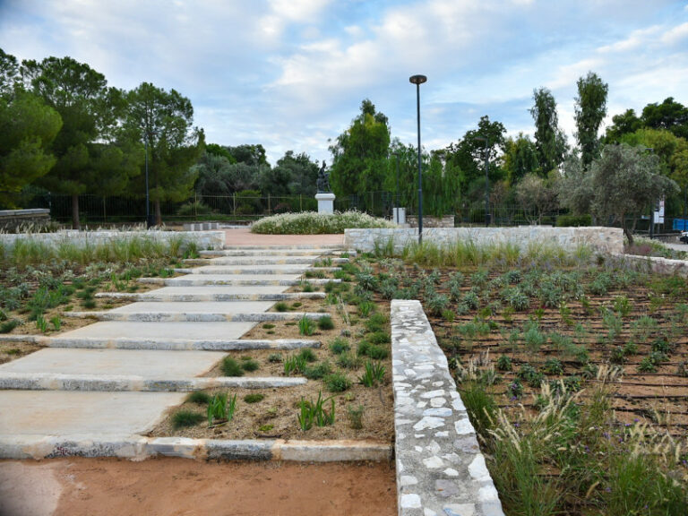 Δήμος Αθηναίων: Ανακατασκευάστηκε η πλατεία Θησείου στην αρχαιολογική "καρδιά" της πόλης