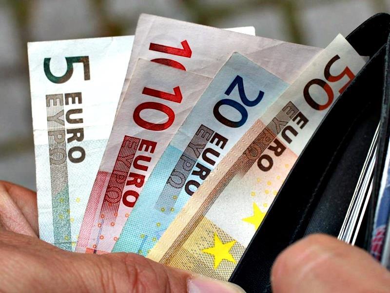 Βενζίνη: Πόσα ξοδεύουν οι Έλληνες τον χρόνο