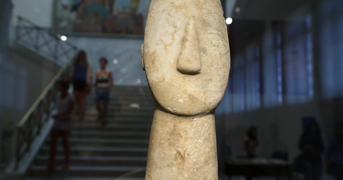 NYT: Η συλλογή κυκλαδικής τέχνης του Λέοναρντ Στερν εκτίθεται στο ΜΕΤ, αλλά ανήκει στην Ελλάδα