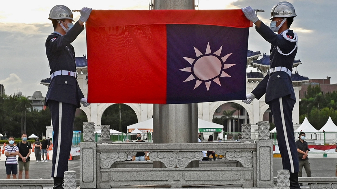 Κίνα: Το Πεκίνο λέει ότι διατηρεί το δικαίωμα να χρησιμοποιήσει βία επί της Ταϊβάν